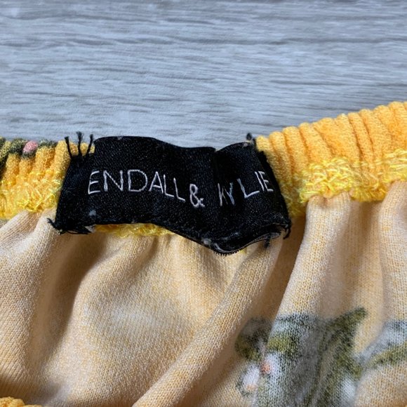 3/$25 Kendall & Kylie Off Shoulder Yellow Floral Romper Small - Picture 6 of 10